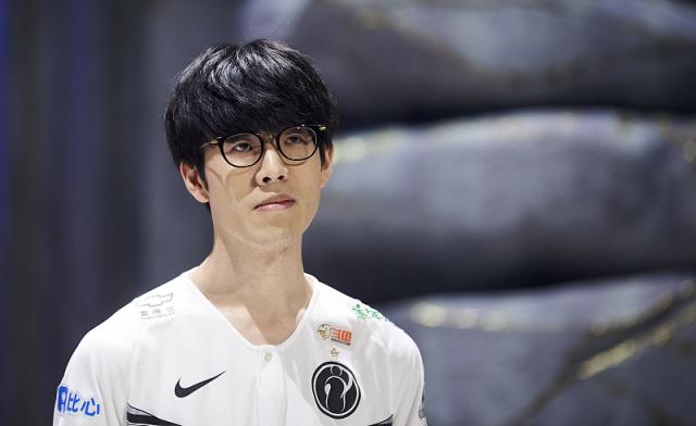 界中崭露头 界中崭露头