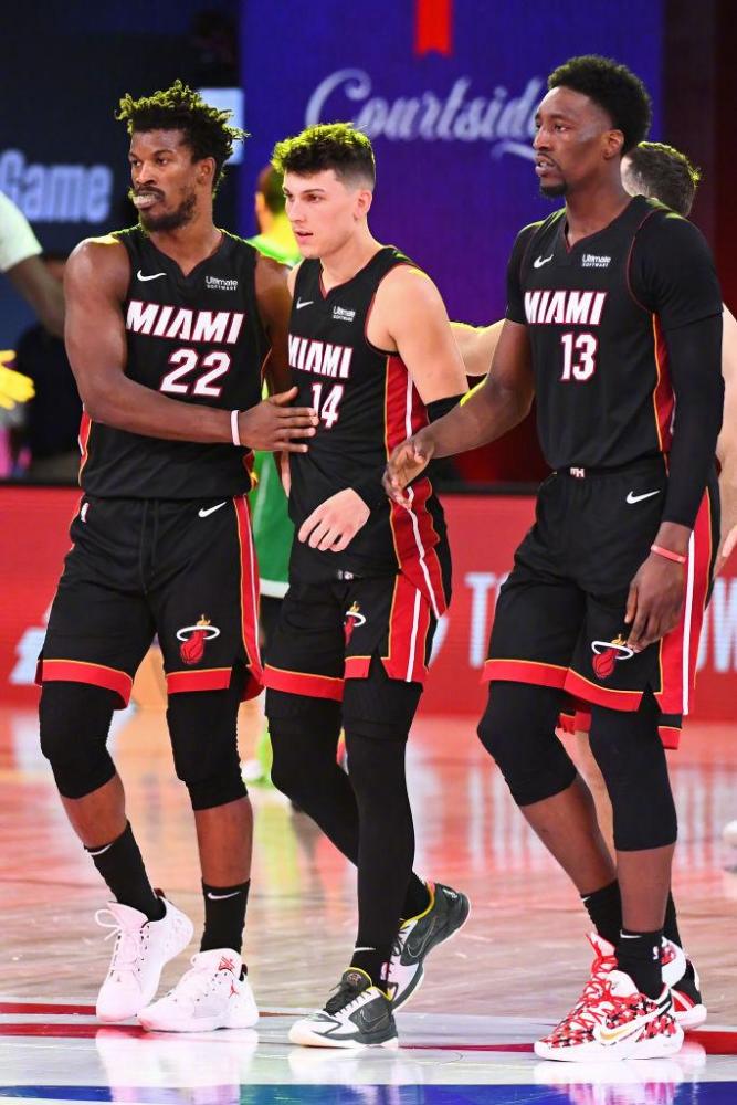 倾向于蓝月 倾向于蓝月